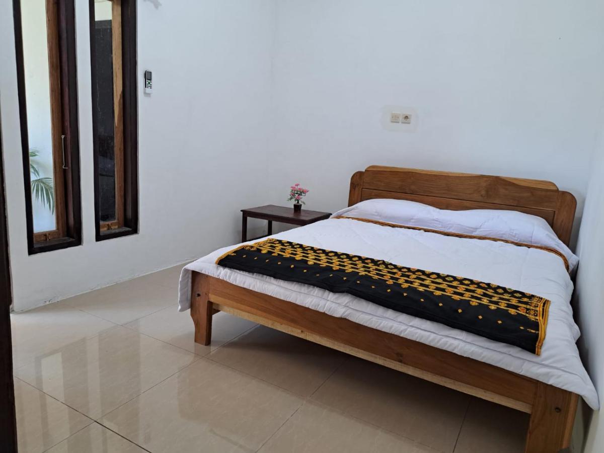 Riung Tiga Empat Tujuh Guesthouse Dış mekan fotoğraf