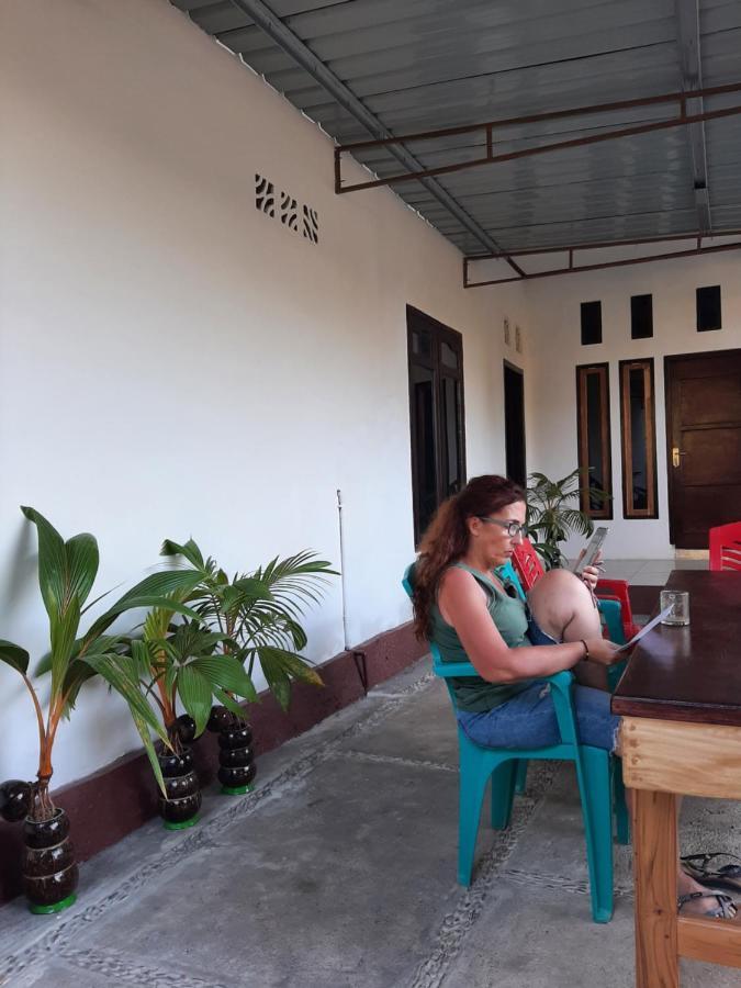 Riung Tiga Empat Tujuh Guesthouse Dış mekan fotoğraf