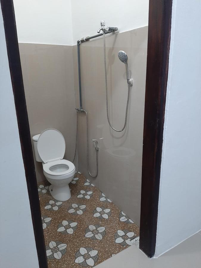 Riung Tiga Empat Tujuh Guesthouse Dış mekan fotoğraf
