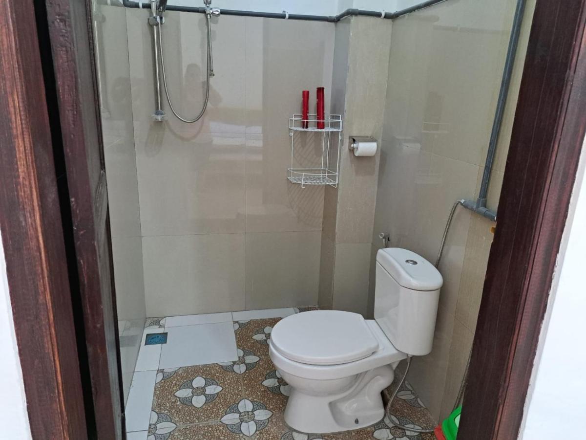 Riung Tiga Empat Tujuh Guesthouse Dış mekan fotoğraf