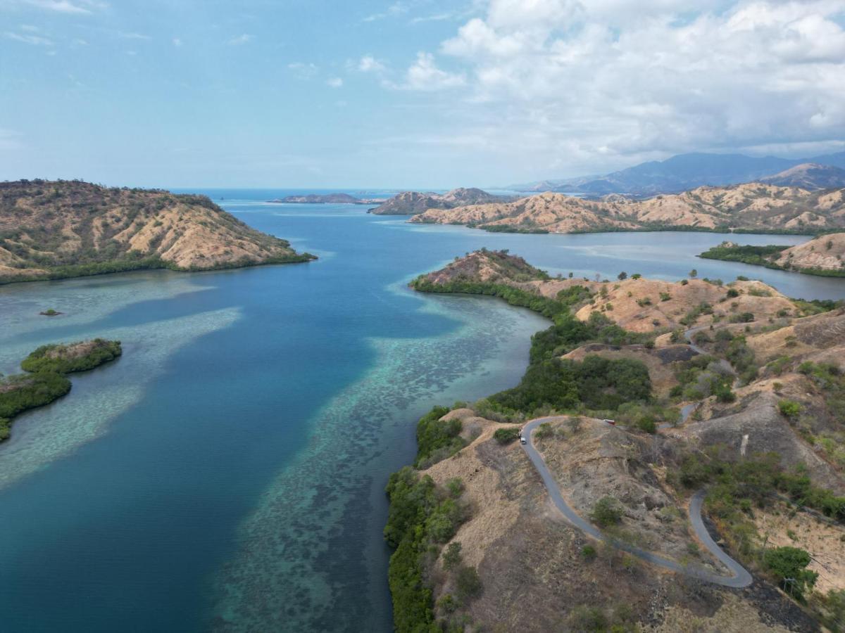 Riung Tiga Empat Tujuh Guesthouse Dış mekan fotoğraf