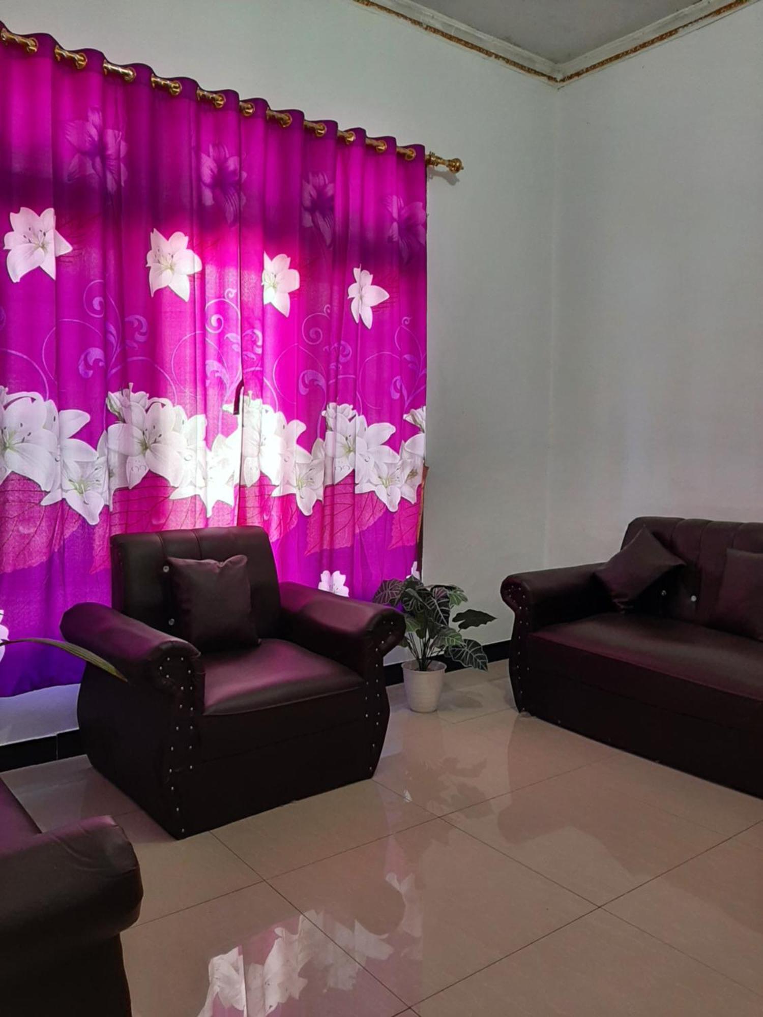 Riung Tiga Empat Tujuh Guesthouse Dış mekan fotoğraf